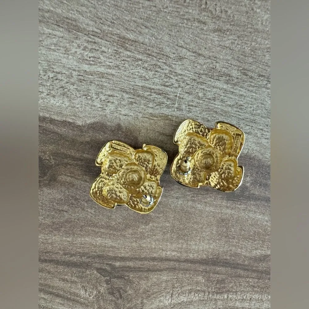 kerissa enamel stud